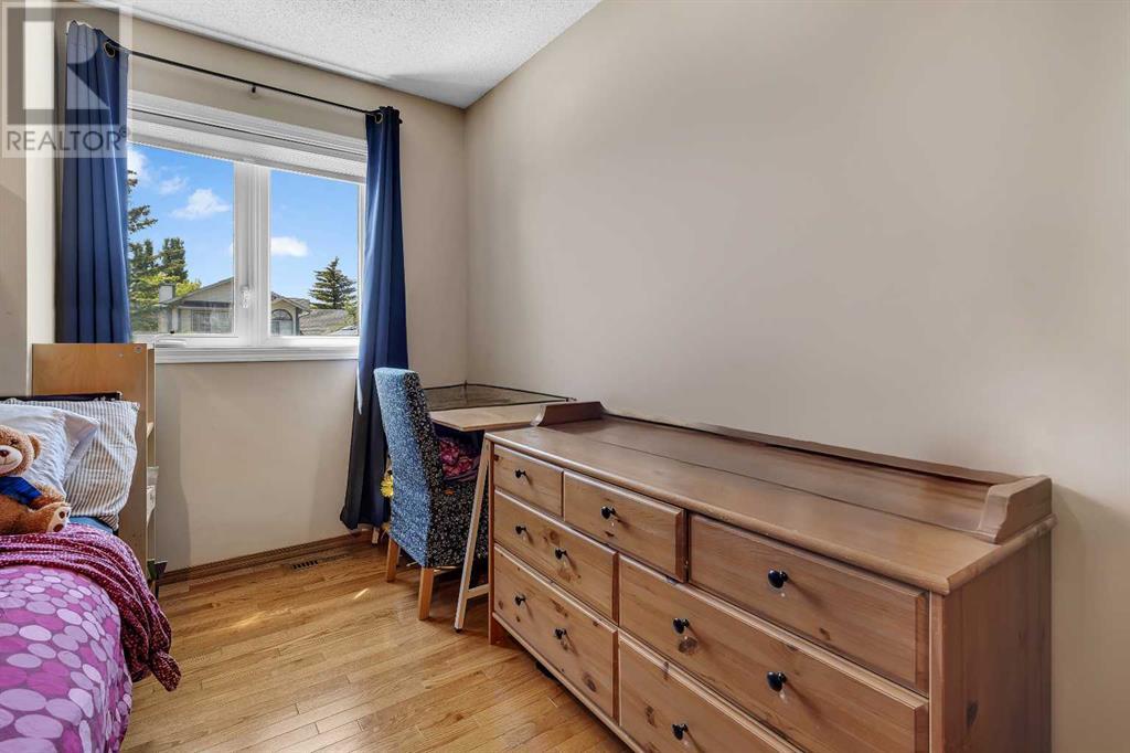 Single Family House for Sale in  Scenic Hill Close NW Scenic Acres Calgary 