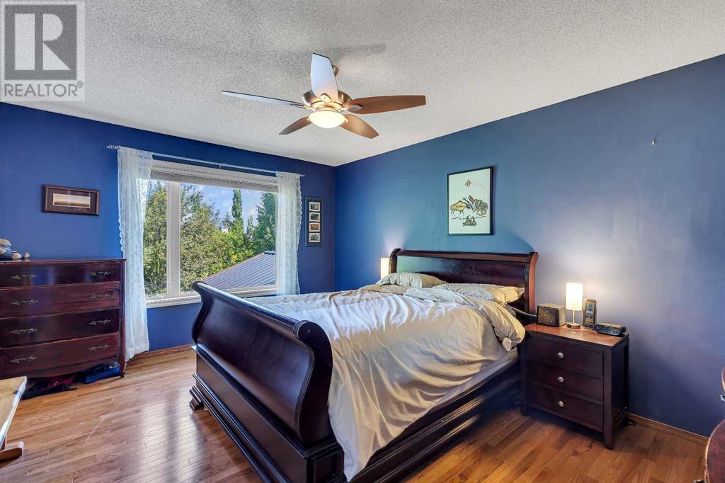 Single Family House for Sale in  Scenic Hill Close NW Scenic Acres Calgary 