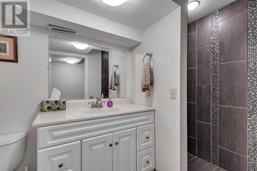 Single Family House for Sale in  Scenic Hill Close NW Scenic Acres Calgary 