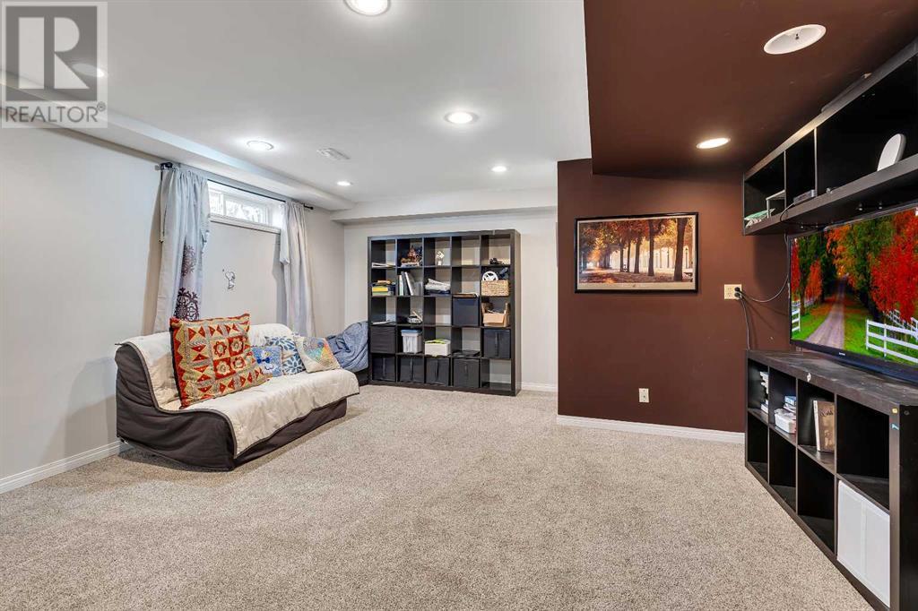 Single Family House for Sale in  Scenic Hill Close NW Scenic Acres Calgary 