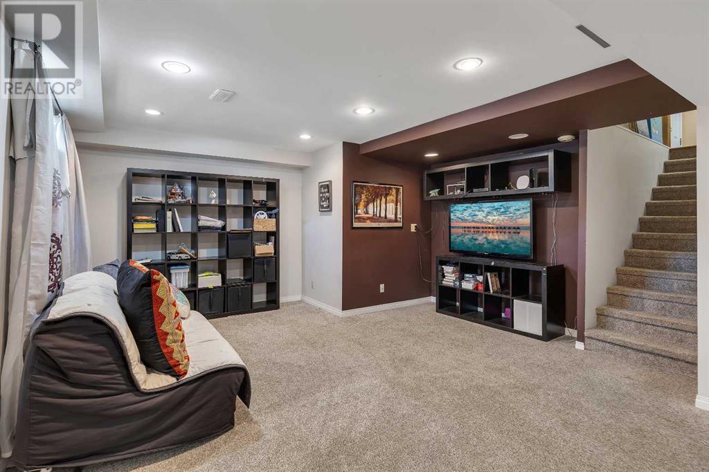 Single Family House for Sale in  Scenic Hill Close NW Scenic Acres Calgary 
