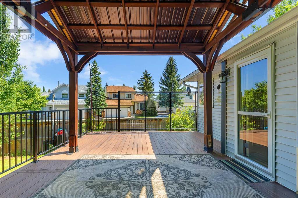 Single Family House for Sale in  Scenic Hill Close NW Scenic Acres Calgary 