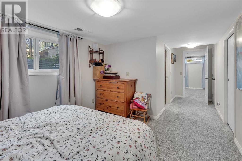Single Family House for Sale in  Scenic Hill Close NW Scenic Acres Calgary 