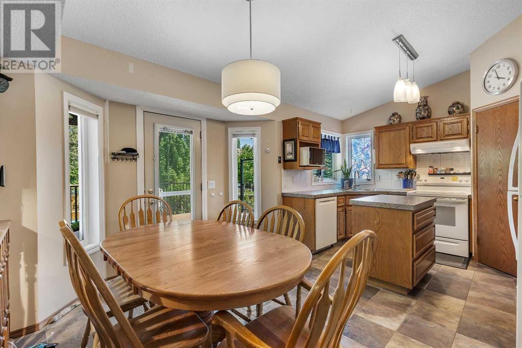 Single Family House for Sale in  Scenic Hill Close NW Scenic Acres Calgary 