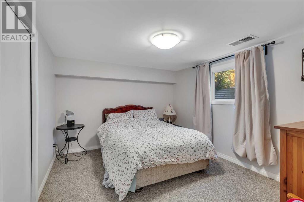 Single Family House for Sale in  Scenic Hill Close NW Scenic Acres Calgary 