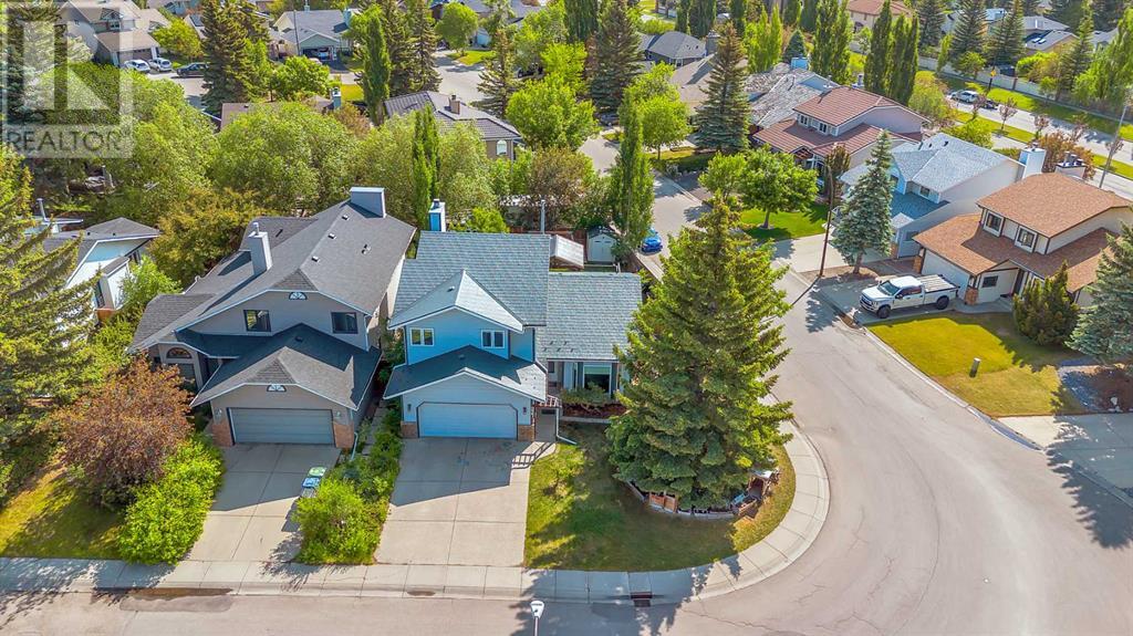 Single Family House for Sale in  Scenic Hill Close NW Scenic Acres Calgary 