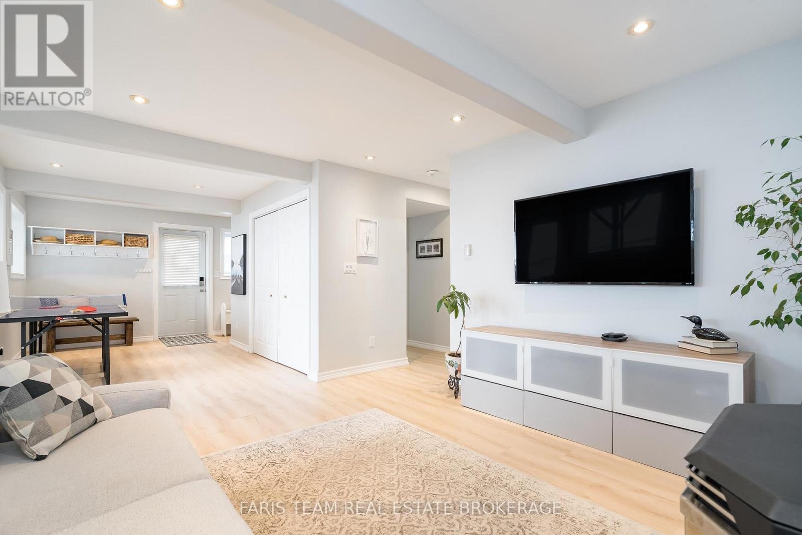 Photo 6 of 282 Robins Point Road, Tay ON
