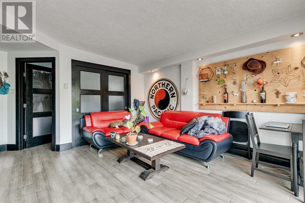 Single Family House for Sale in    Street SW Bankview Calgary 