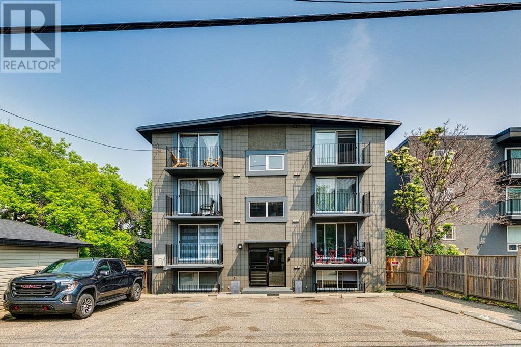 Single Family House for Sale in    Street SW Bankview Calgary 
