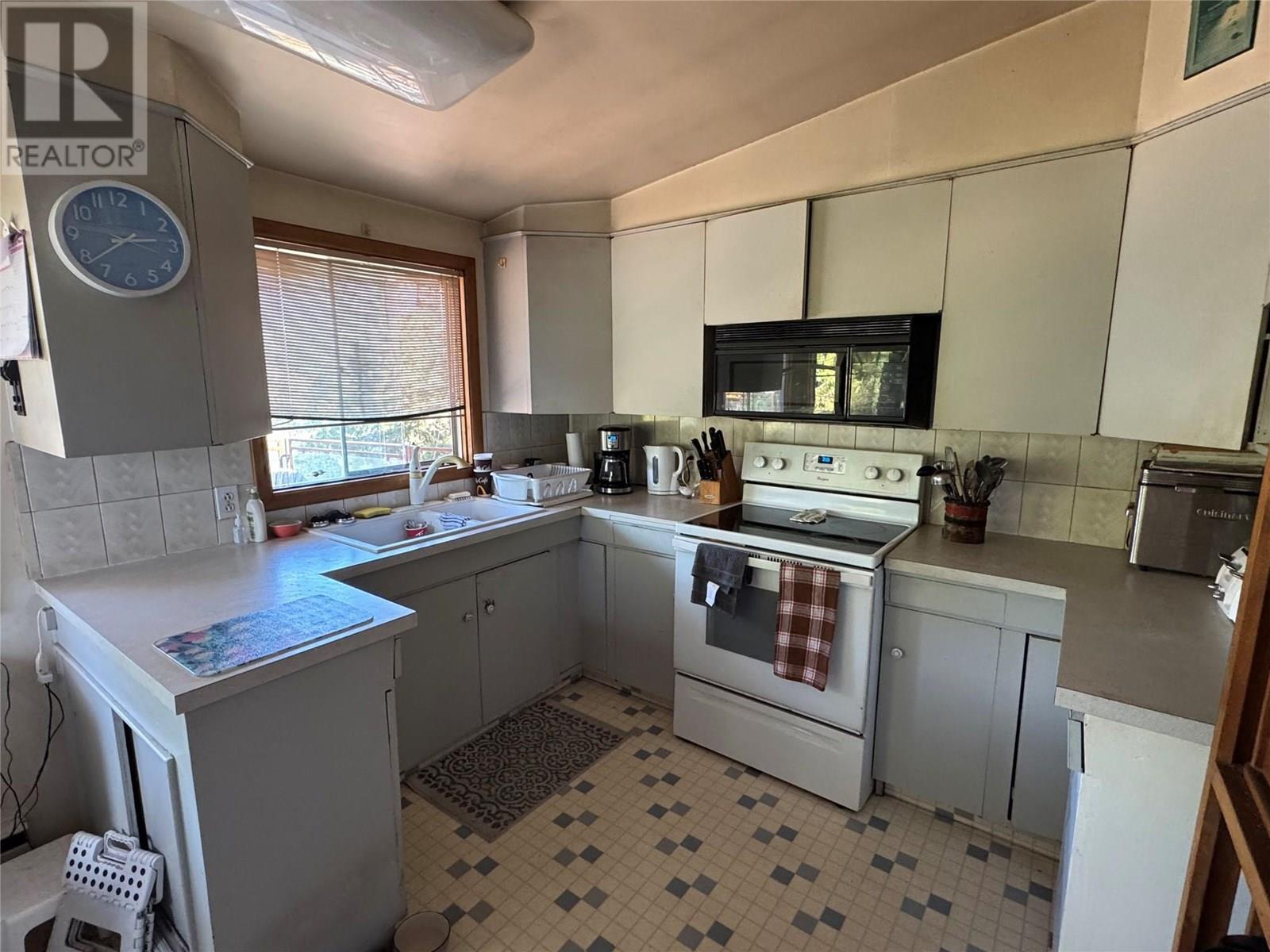 604 11th Street, Castlegar