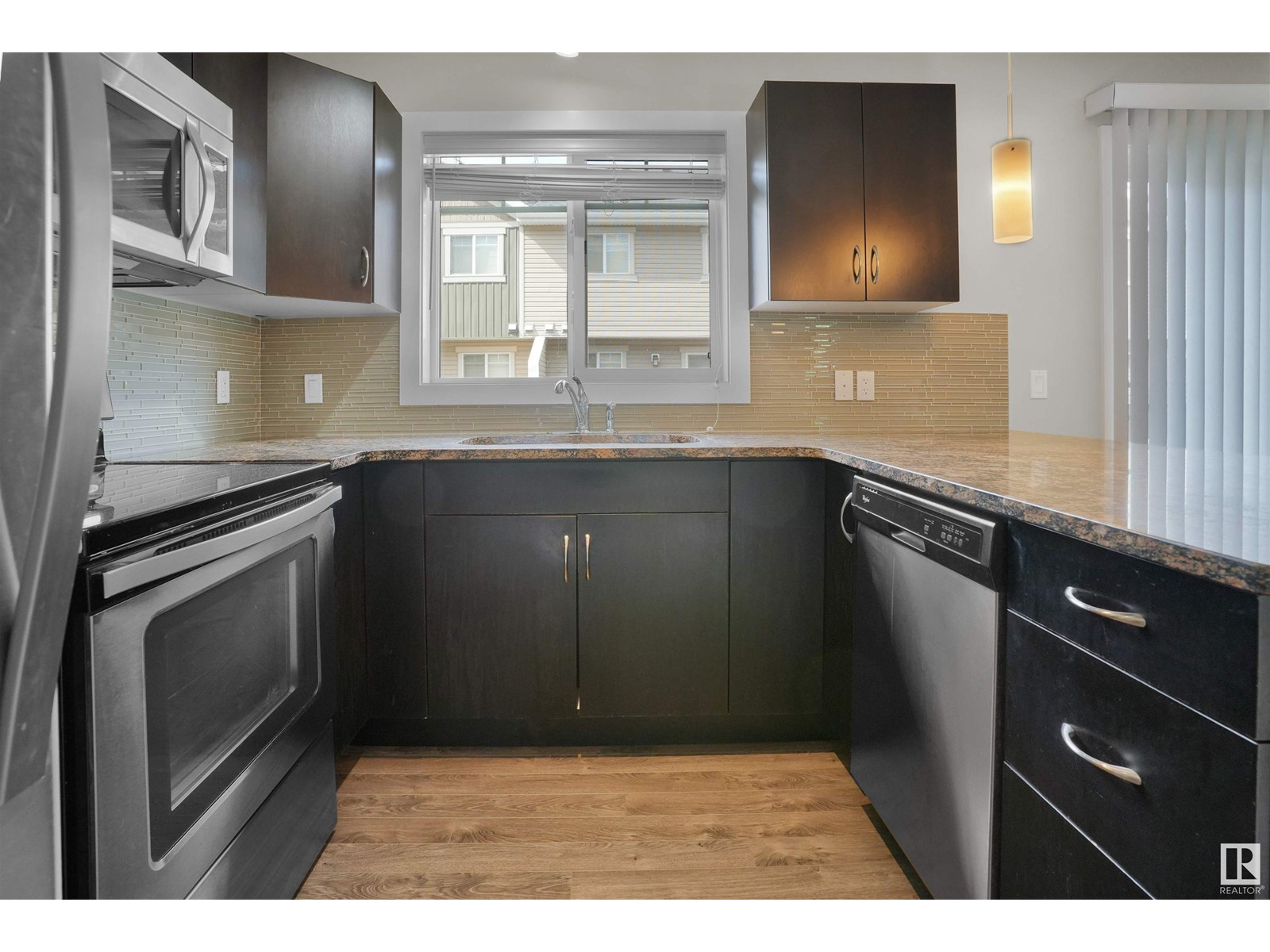 Photo 56 of 33 9535 217 St Nw, Edmonton AB