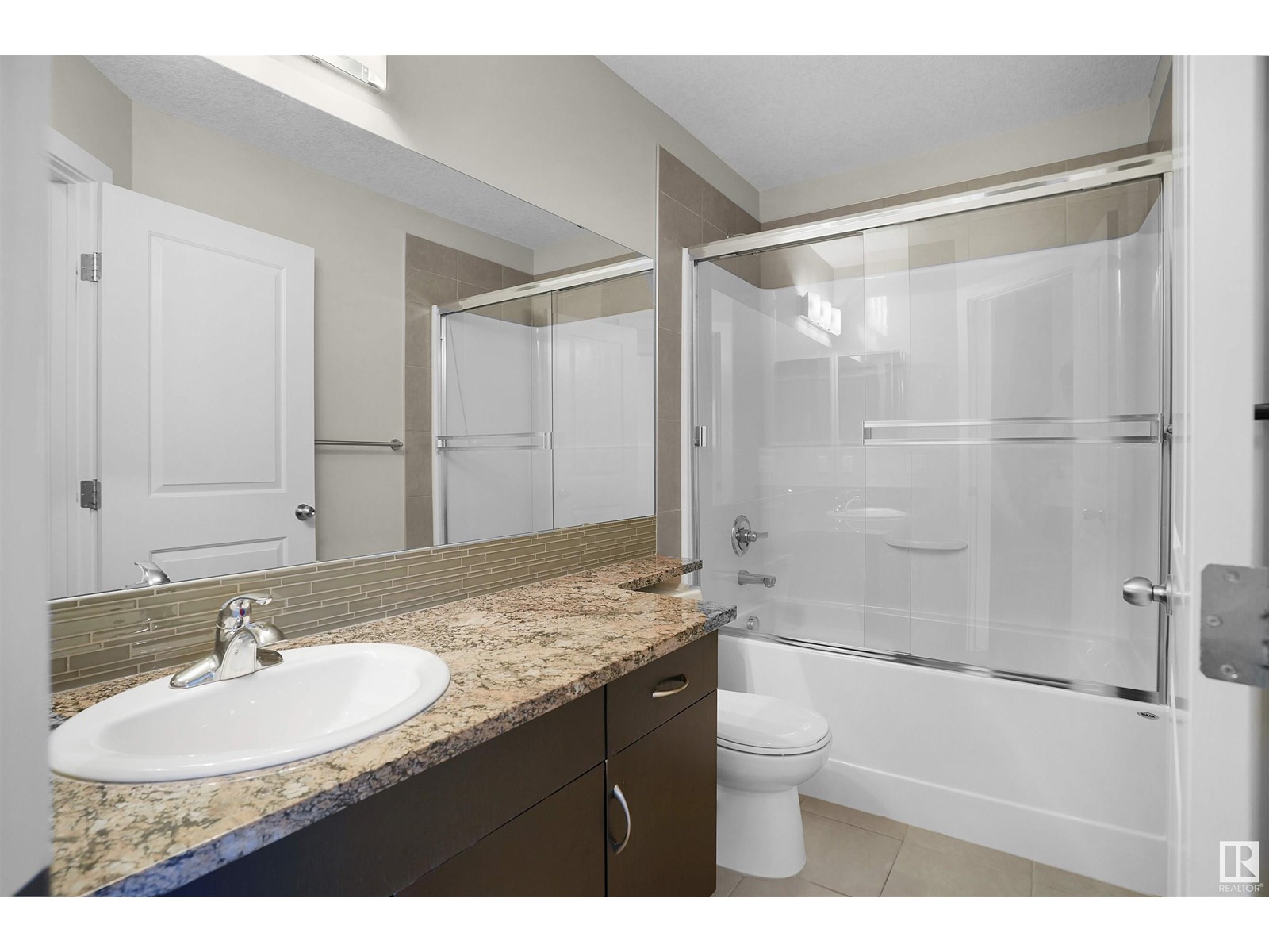 Photo 19 of 33 9535 217 St Nw, Edmonton AB