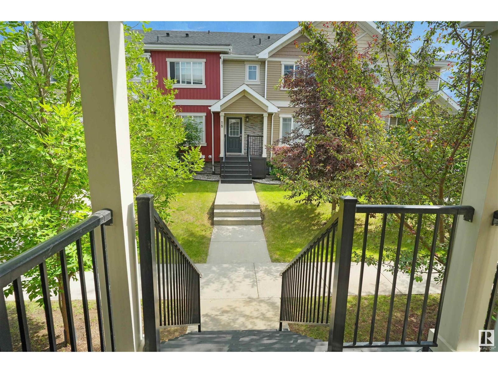 Photo 16 of 33 9535 217 St Nw, Edmonton AB