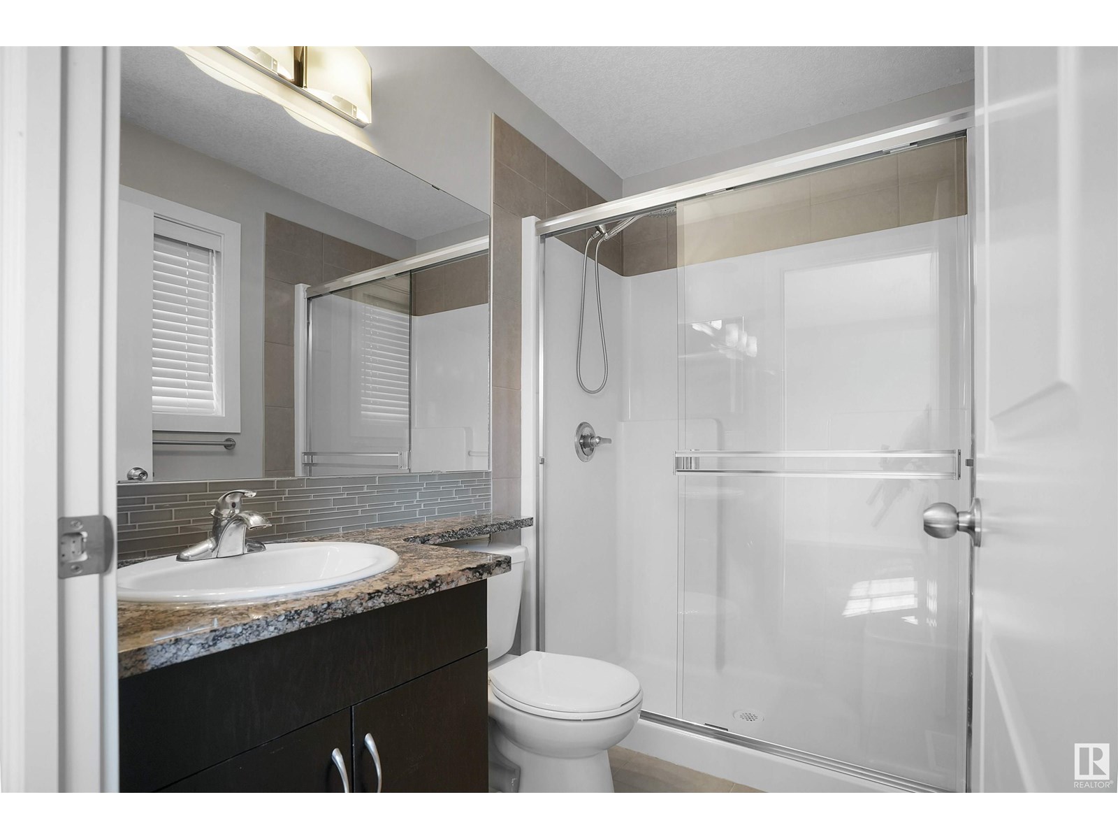 Photo 13 of 33 9535 217 St Nw, Edmonton AB