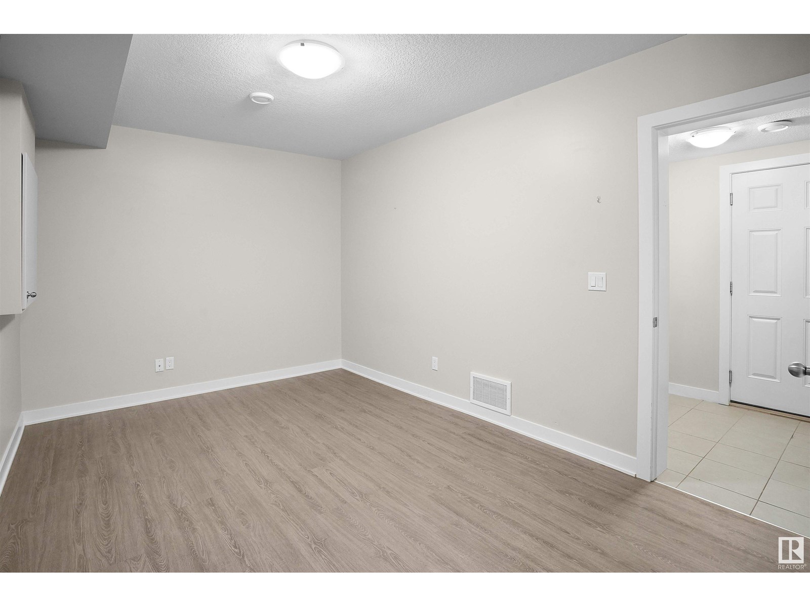 Photo 30 of 33 9535 217 St Nw, Edmonton AB