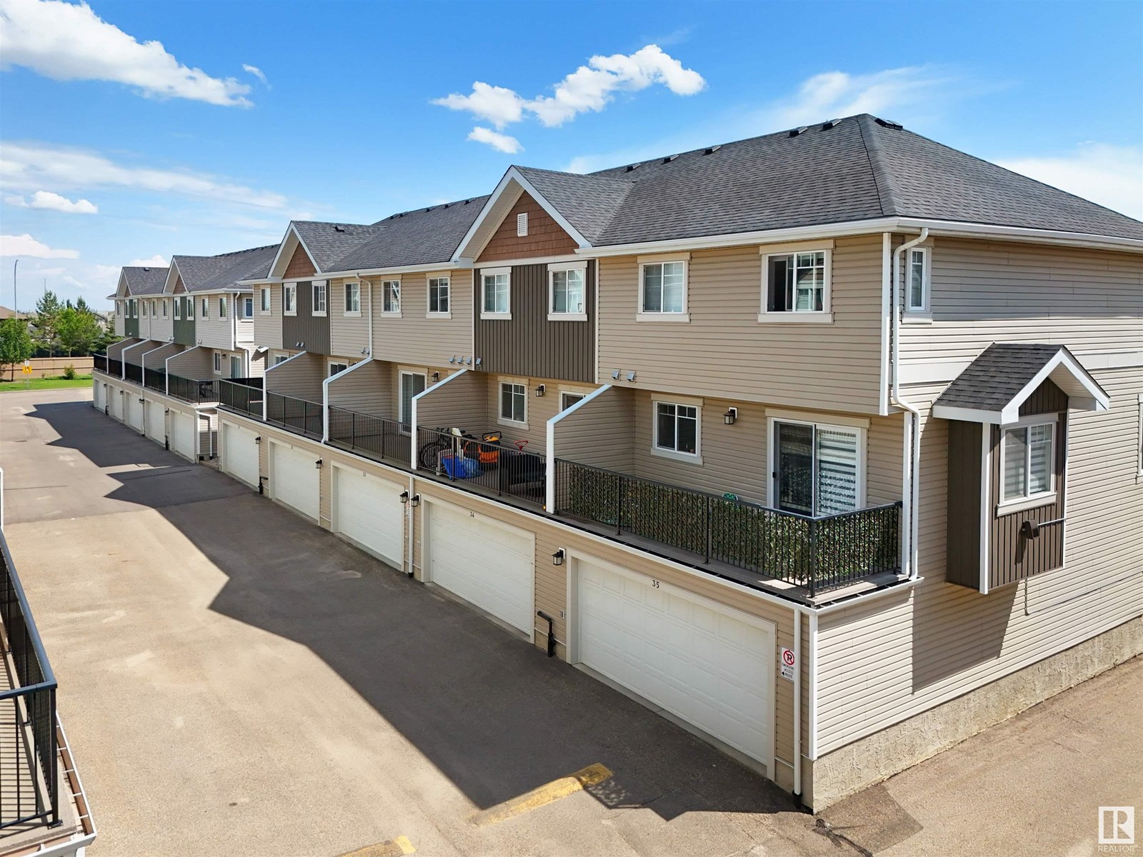 Photo 51 of 33 9535 217 St Nw, Edmonton AB