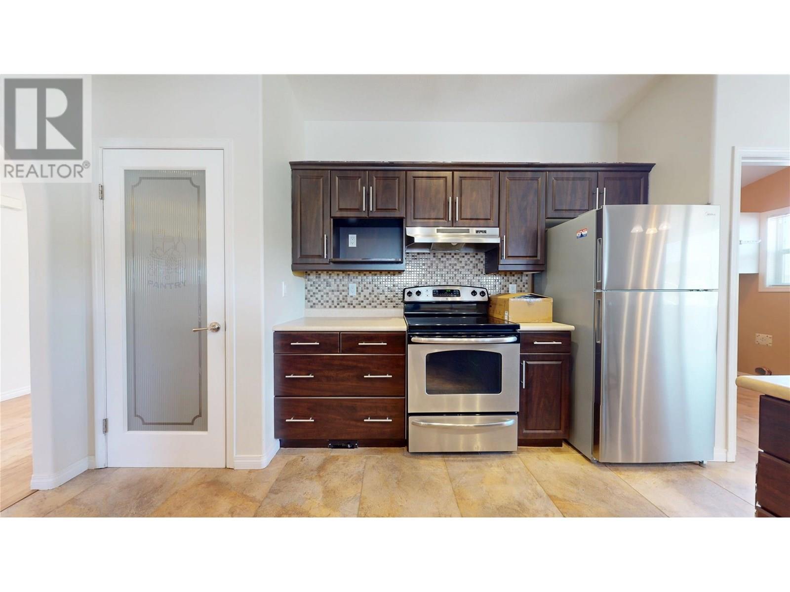 100 16th Street S, Cranbrook