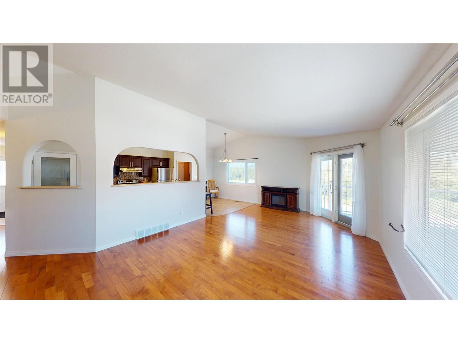 100 16th Street S, Cranbrook