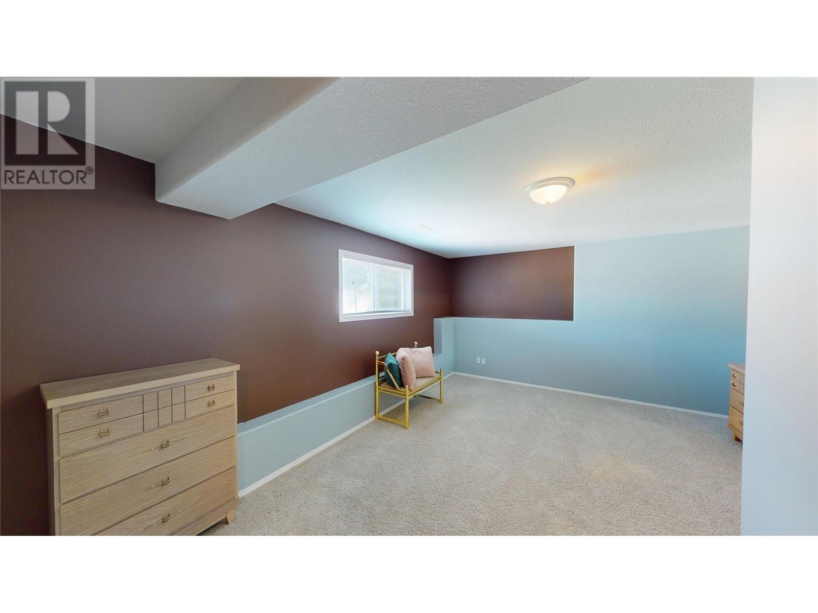 100 16th Street S, Cranbrook