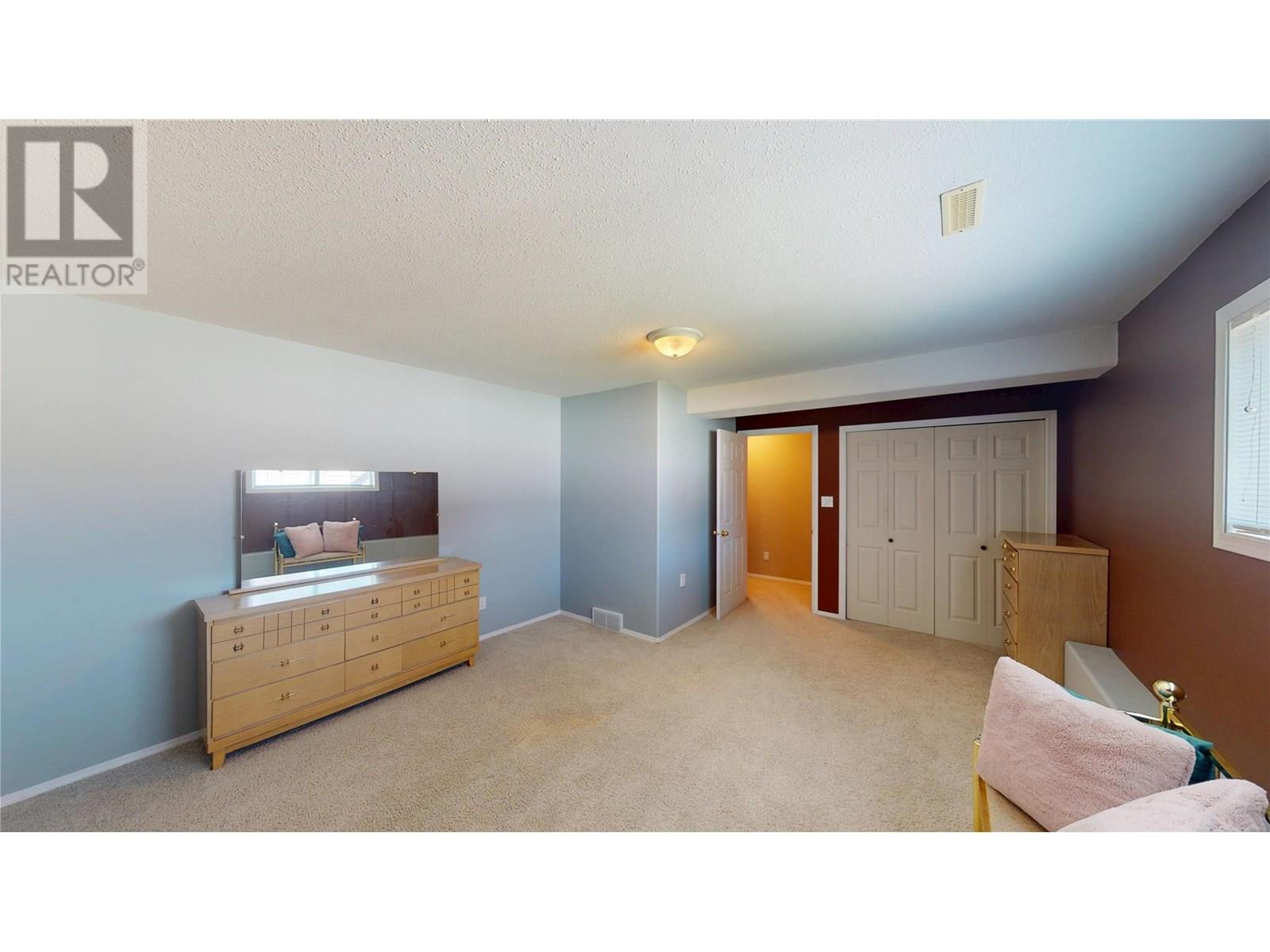 100 16th Street S, Cranbrook