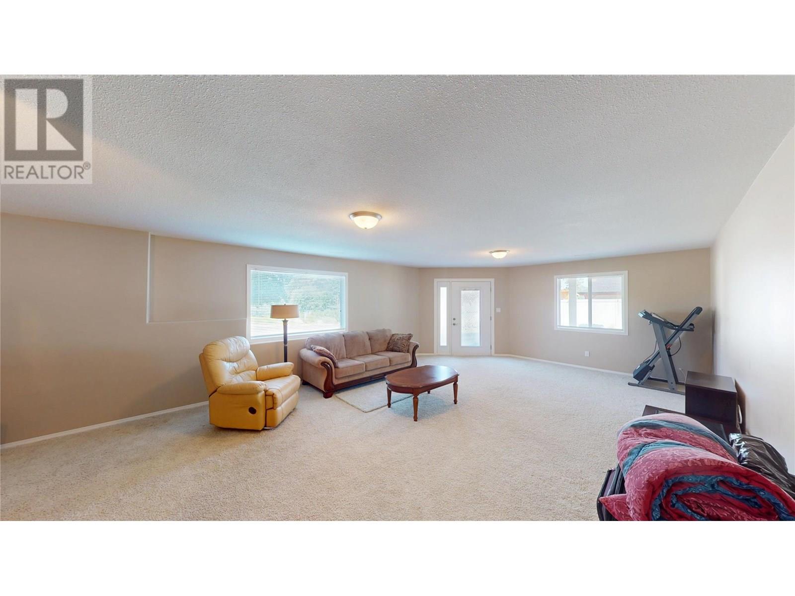 100 16th Street S, Cranbrook
