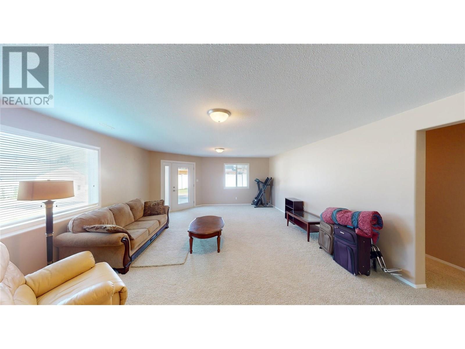 100 16th Street S, Cranbrook