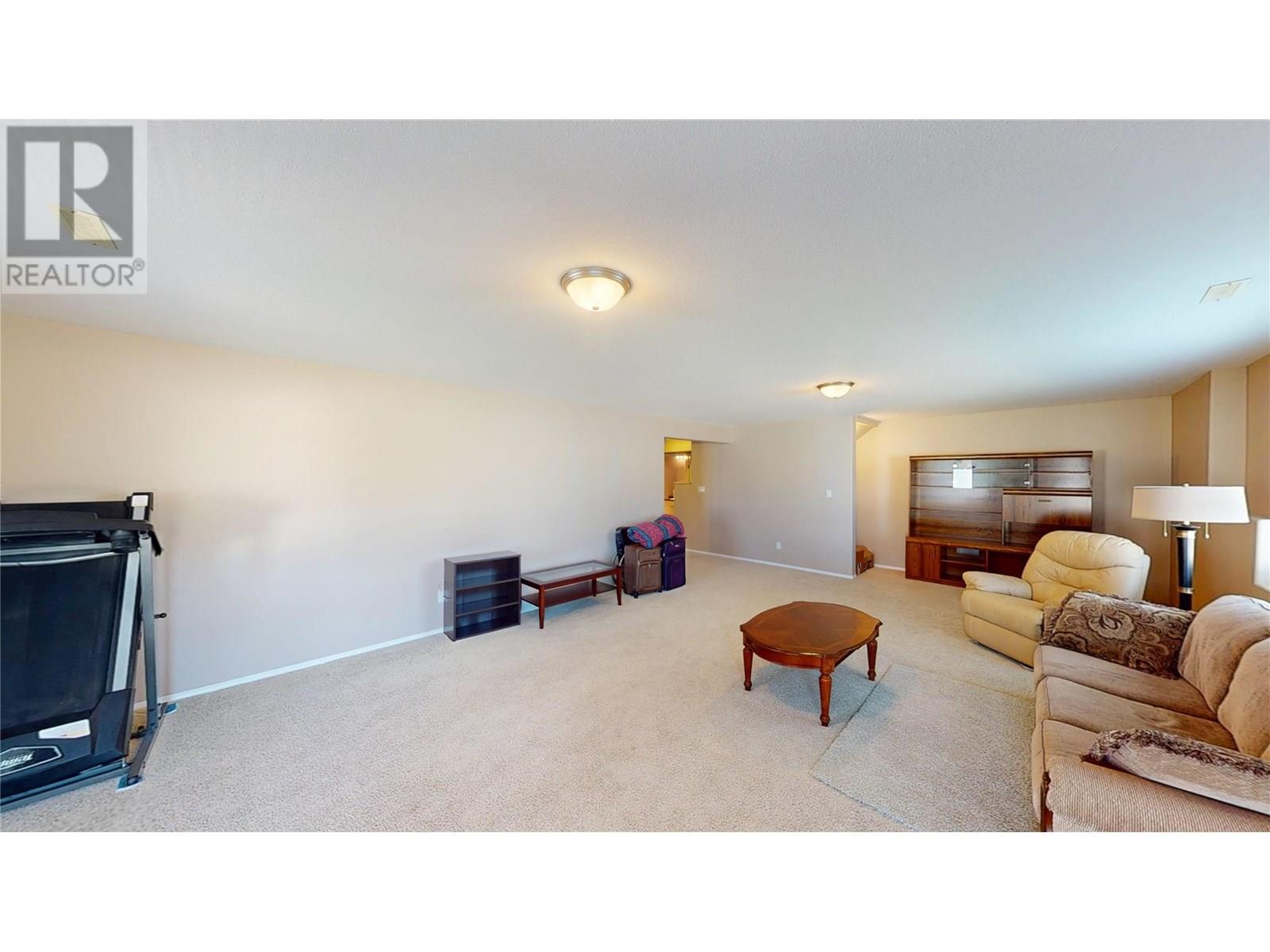 100 16th Street S, Cranbrook