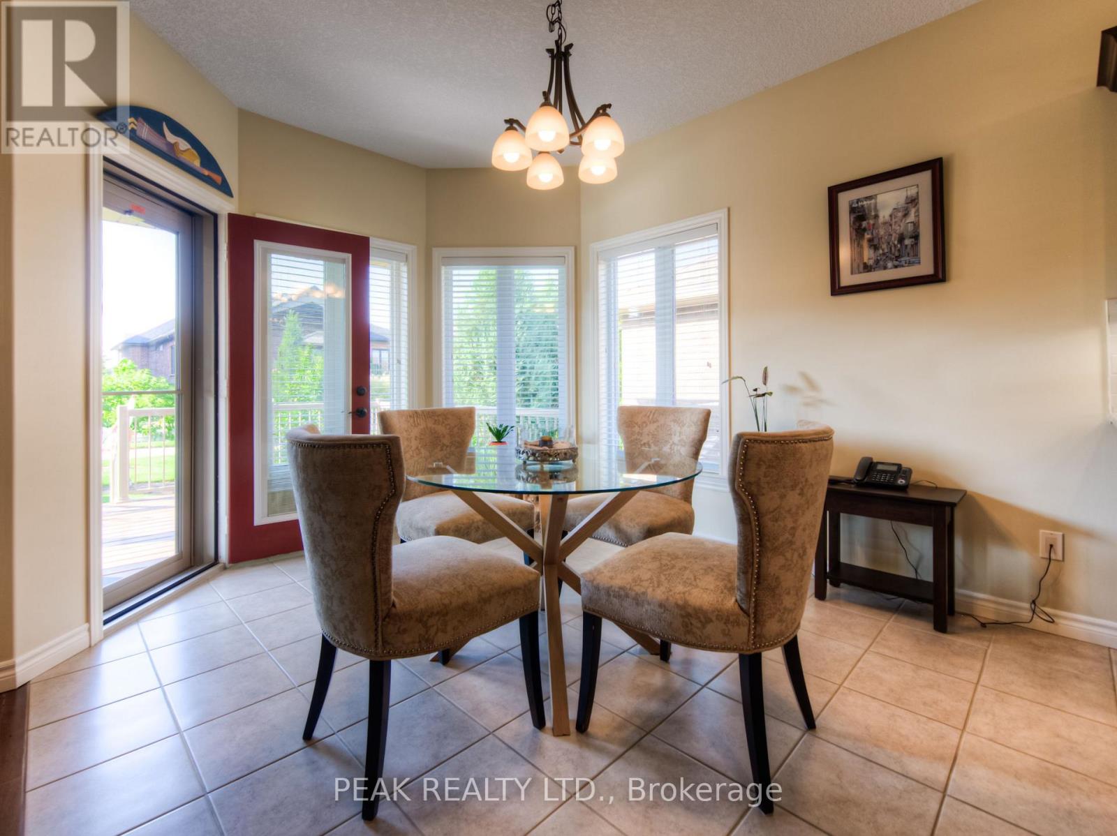 Photo 16 of 28 Amberdale Way, Wilmot ON