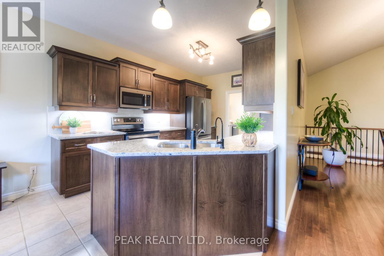 Photo 23 of 28 Amberdale Way, Wilmot ON
