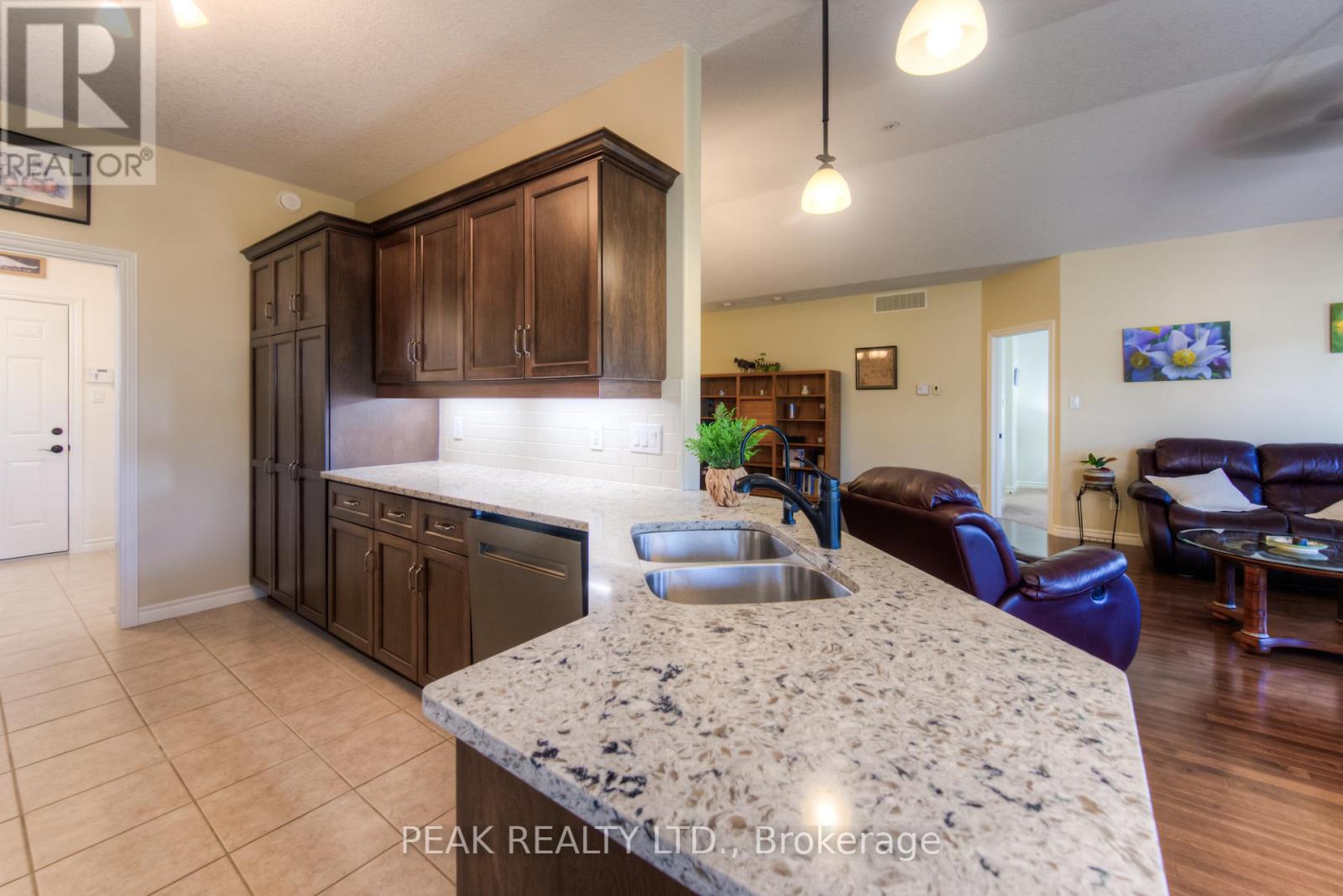 Photo 47 of 28 Amberdale Way, Wilmot ON