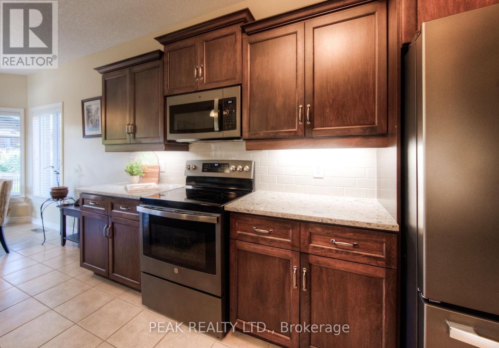 Photo 17 of 28 Amberdale Way, Wilmot ON