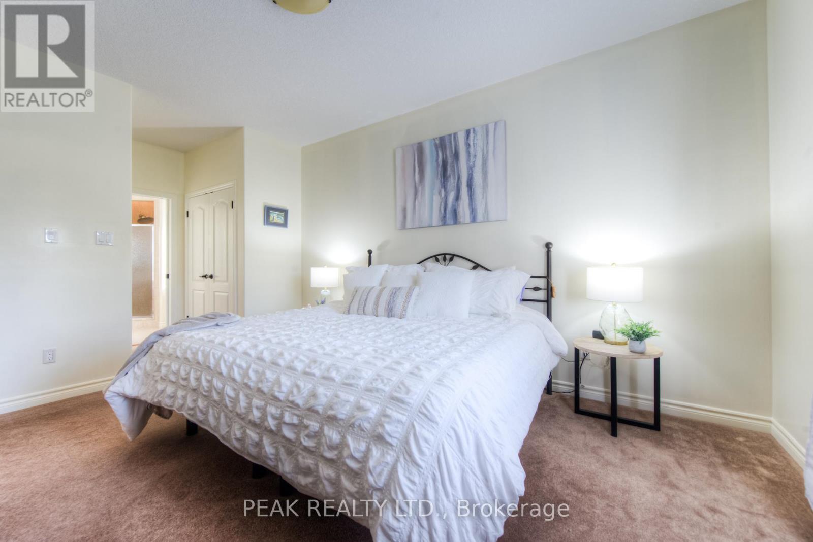 Photo 24 of 28 Amberdale Way, Wilmot ON