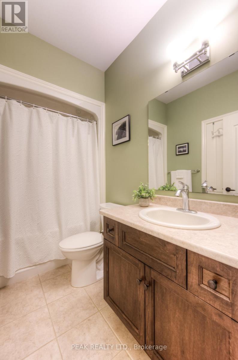 Photo 29 of 28 Amberdale Way, Wilmot ON