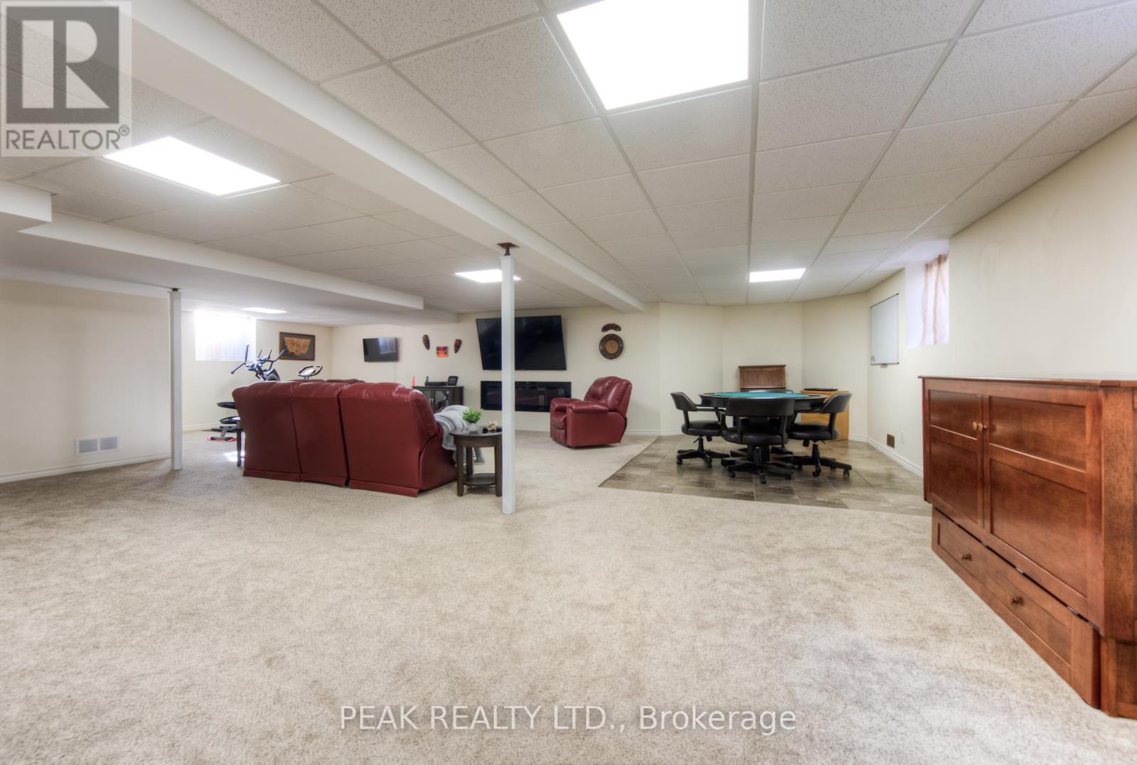 Photo 45 of 28 Amberdale Way, Wilmot ON