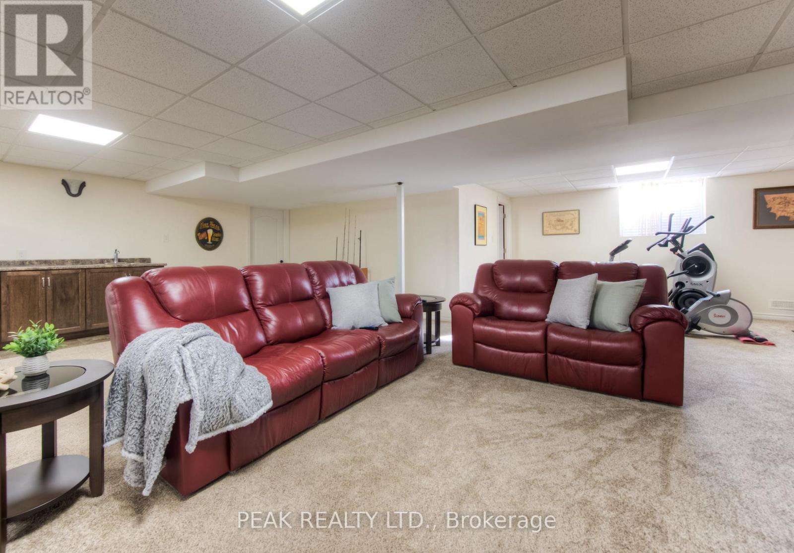Photo 12 of 28 Amberdale Way, Wilmot ON