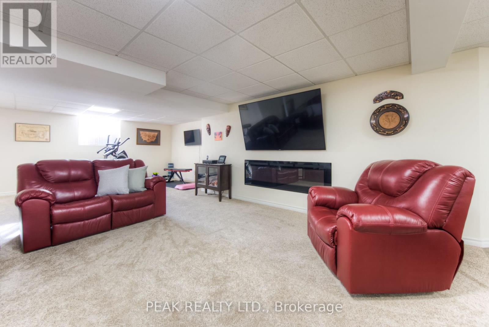 Photo 20 of 28 Amberdale Way, Wilmot ON