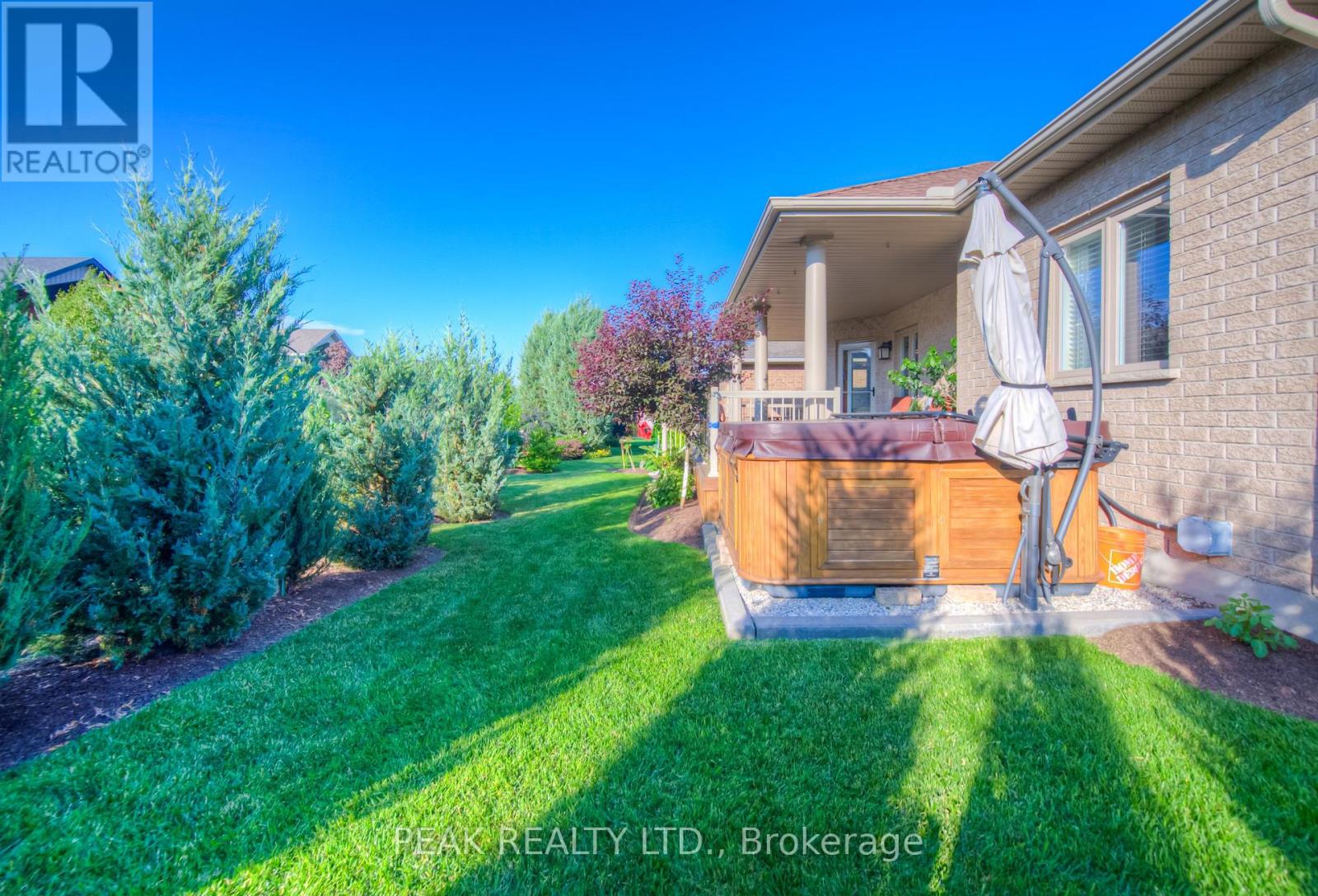 Photo 33 of 28 Amberdale Way, Wilmot ON