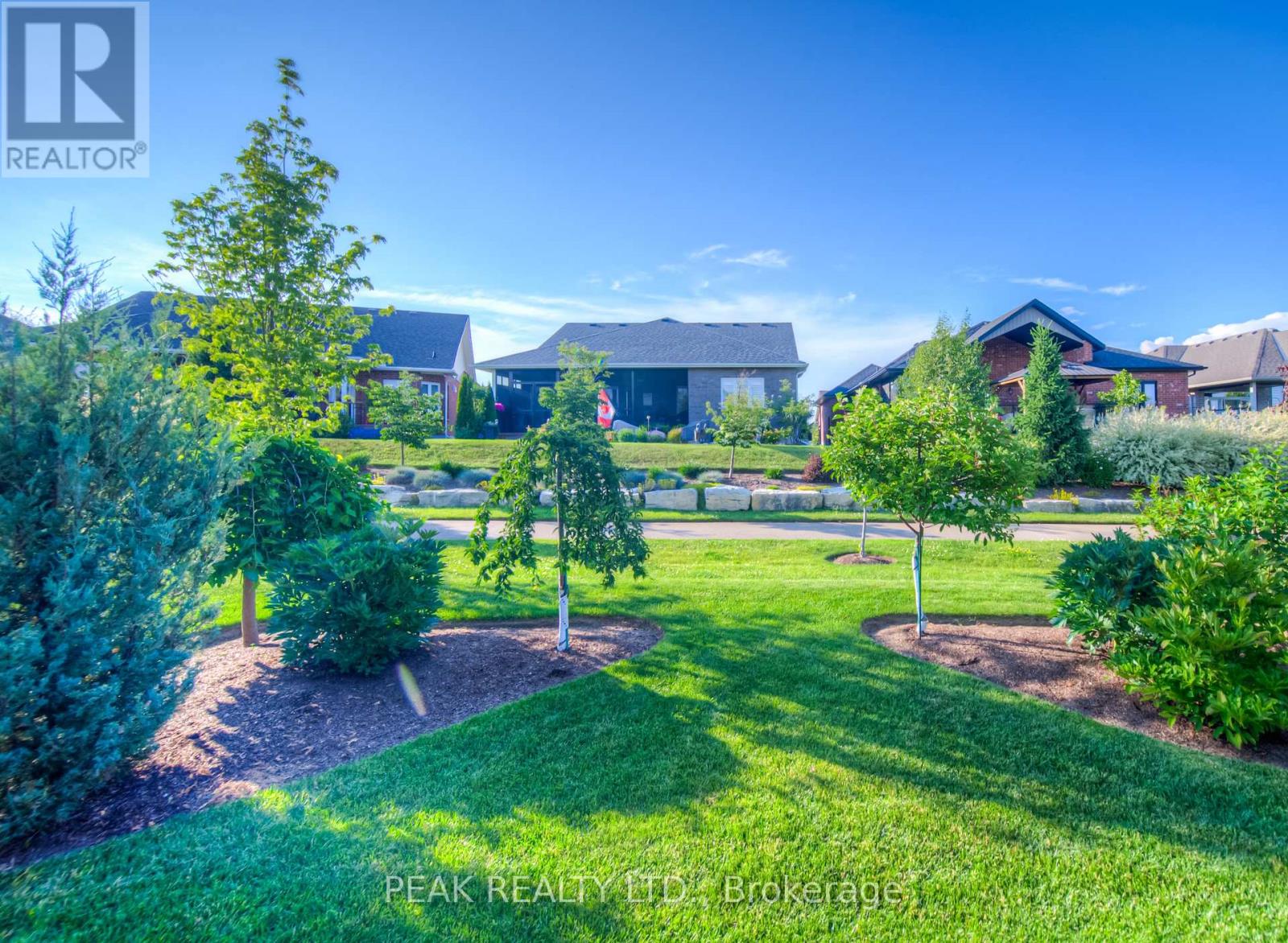 Photo 6 of 28 Amberdale Way, Wilmot ON