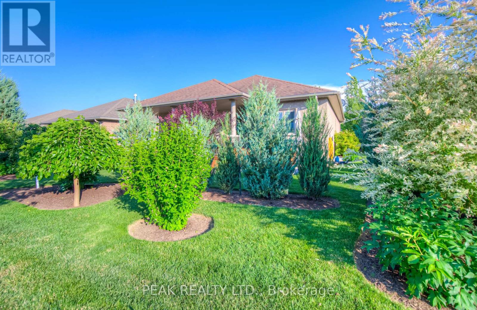 Photo 4 of 28 Amberdale Way, Wilmot ON