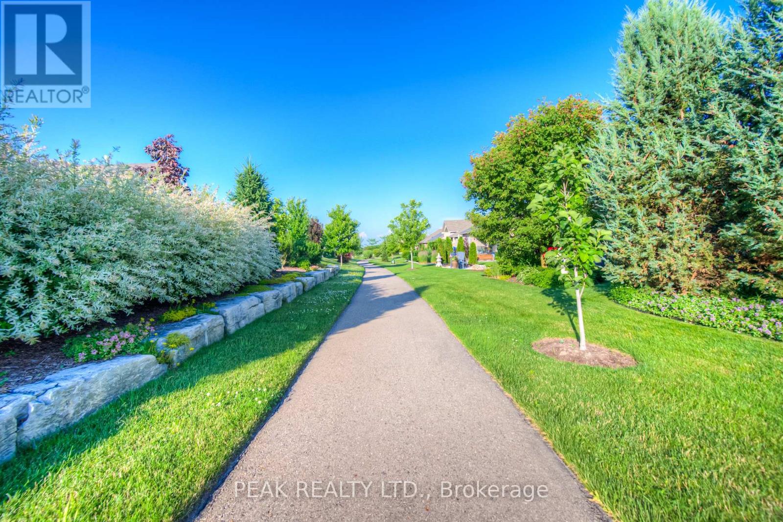 Photo 8 of 28 Amberdale Way, Wilmot ON