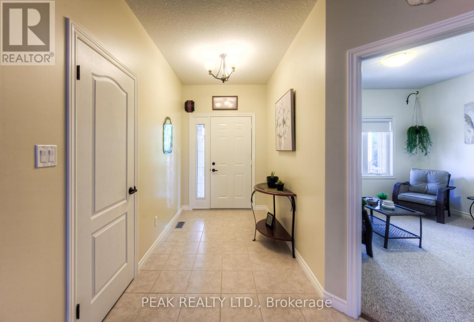 Photo 40 of 28 Amberdale Way, Wilmot ON