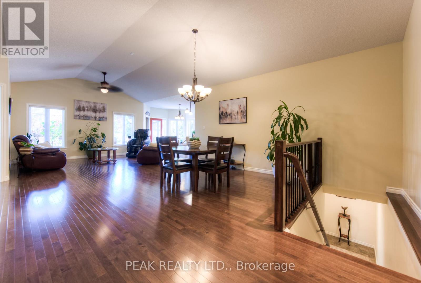 Photo 9 of 28 Amberdale Way, Wilmot ON