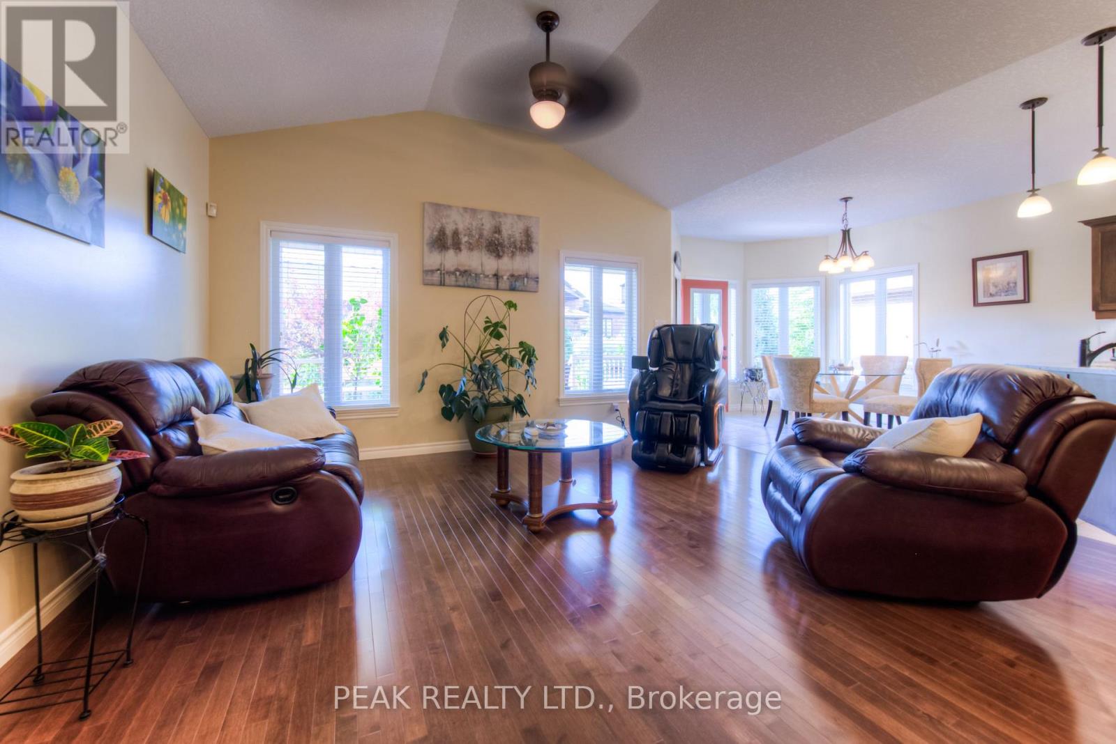 Photo 31 of 28 Amberdale Way, Wilmot ON