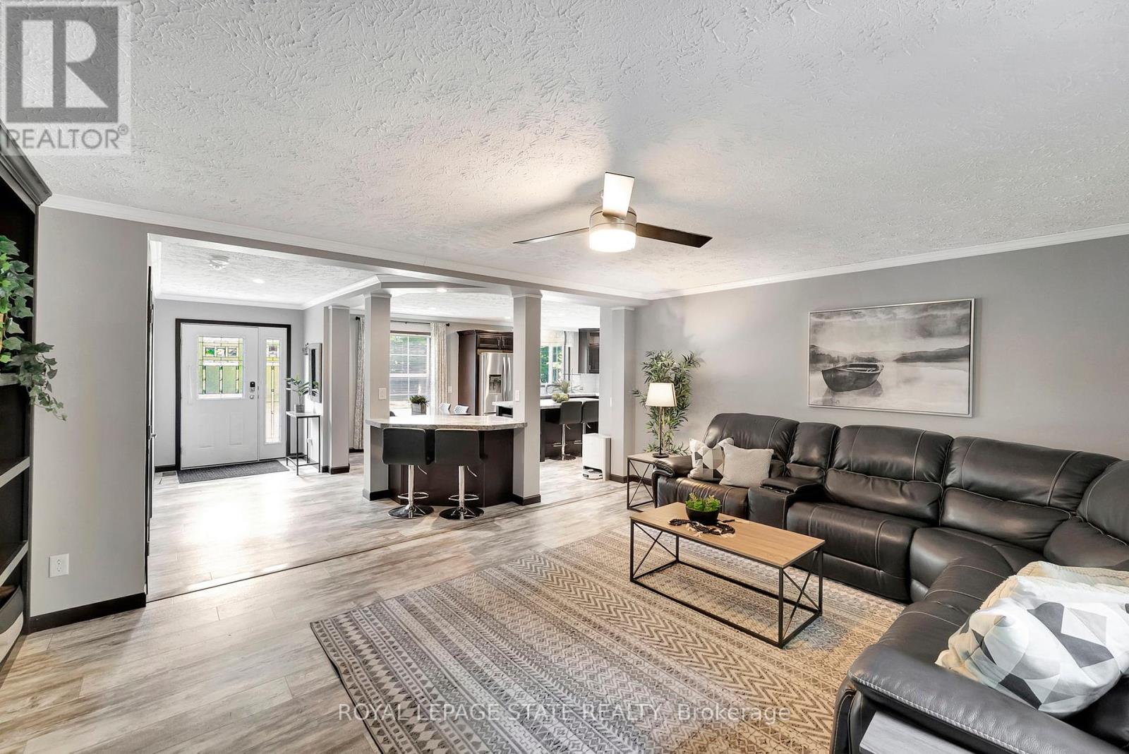 Photo 8 of 4881 Mapleview Crescent, Port Colborne ON