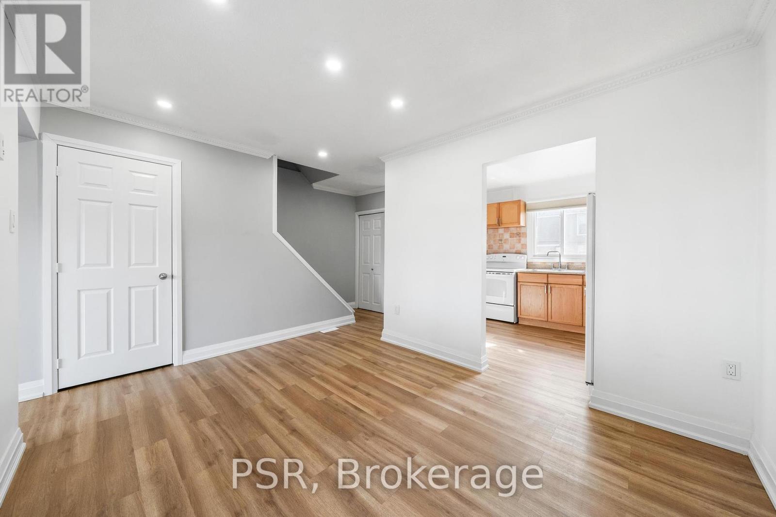 Photo 12 of 17 10 Angus Road, Hamilton ON