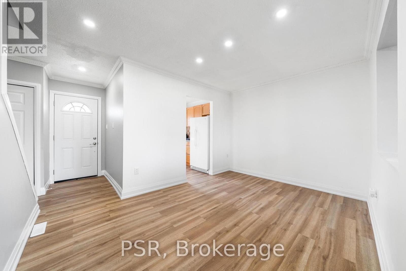 Photo 13 of 17 10 Angus Road, Hamilton ON