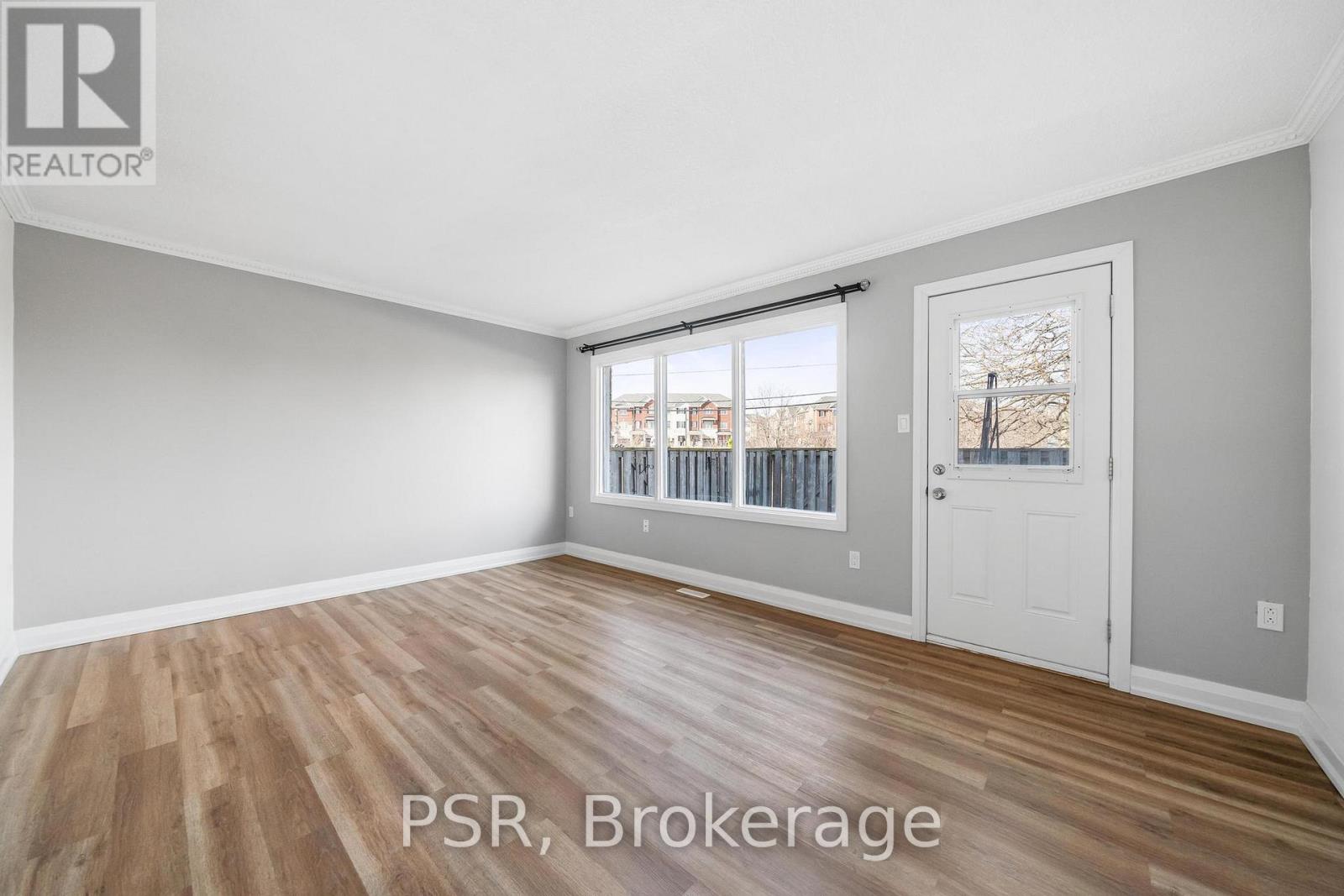 Photo 14 of 17 10 Angus Road, Hamilton ON