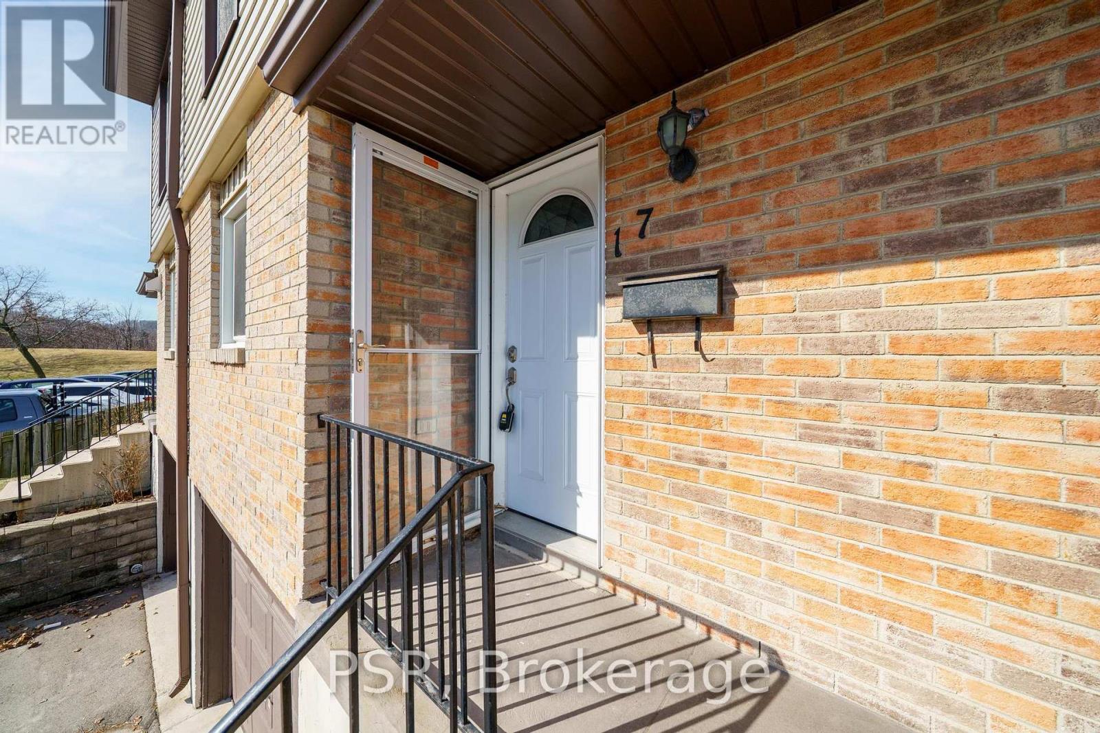 Photo 8 of 17 10 Angus Road, Hamilton ON