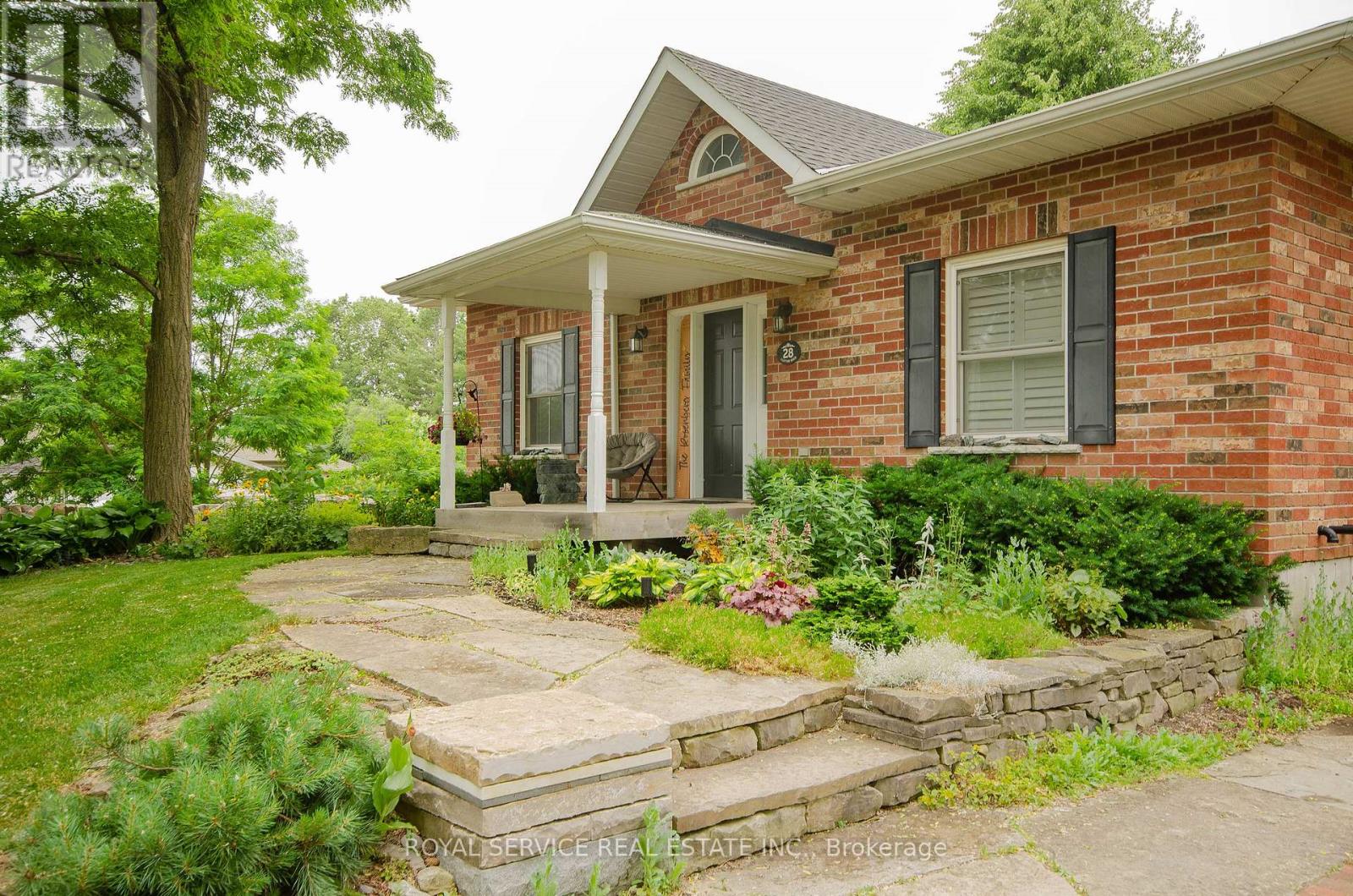 Photo 3 of 28 Clifton Road, Port Hope ON