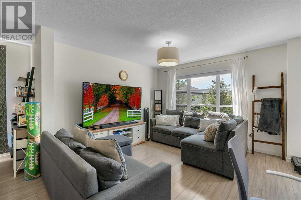 Single Family House for Sale in  Evansridge Park NW Evanston Calgary 